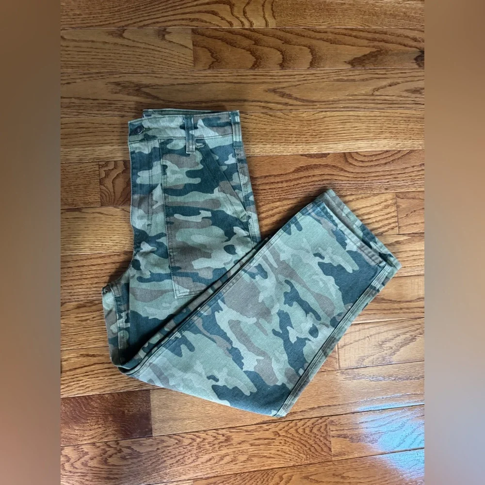 FREE PEOPLE: REMY CAMO CROPPED PANTS‎ Sz 27